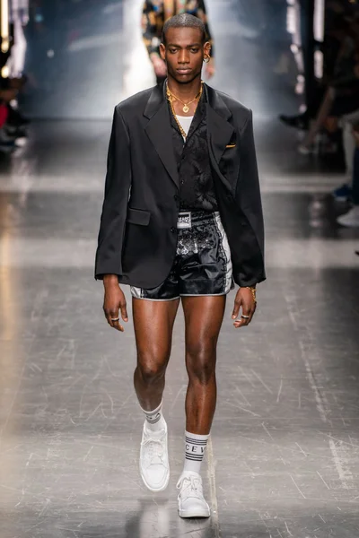 Look 50